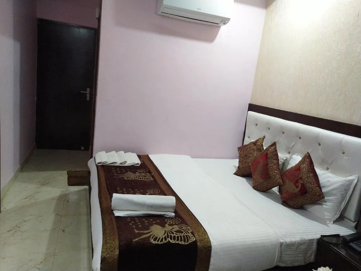 ***  Hotel Midcity Varanasi India