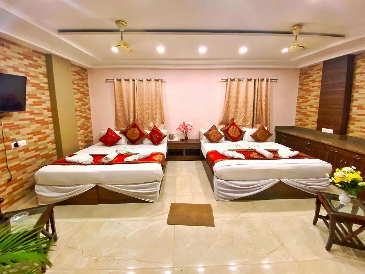 Hotel Midcity Varanasi 3*,  India